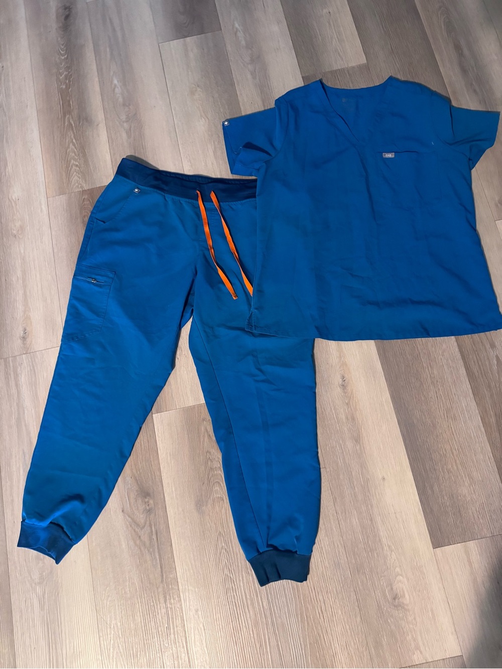 Figs Alps Blue scrub set  with Orange Drawstring